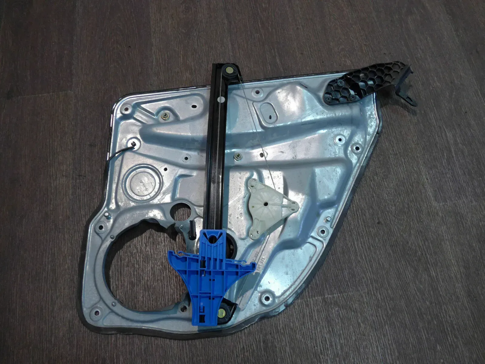 VW Bora Türtafel Fensterheber Fensterhebermotor h. links 1J4959811C / 1J5839755C - Bild 1