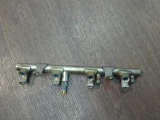 Org VW Audi A5 A6 RS4 B7 8E Kraftstoffverteiler 079133316E *TOP* - Bild 1