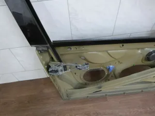 Tür Türrahmen vorne rechts VW Golf V 5 Limousine BJ 2006 L041 Schwarz - Bild 4