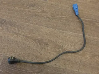 Audi VW Seat Skoda Klopfsensor Sensor 06C905377 - Bild 1