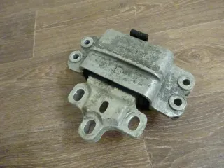 VW Audi Skoda 1.9 2.0 TDI original Motorlager Getriebe Motor Halter 3C0199555A - Bild 1