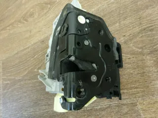 VW Passat 3C B6 Schloss Türschloss Hinten Rechts 3C4839016A - Bild 2