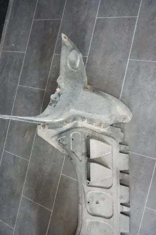 VW Golf 5 1K Unterfahrschutz Abdeckung Motor unten Verkleidung 1K0825237J - Bild 2