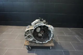 Getriebe Audi TT Coupe 2.0 TFSI 6-Gang KZU Schaltgetriebe 128000km 2011 - Bild 1