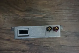 Audi A3 A4 S4 A5 S5 A8 4E TT Verstärker Telefon Handy Compenser 8J0035456A - Bild 3
