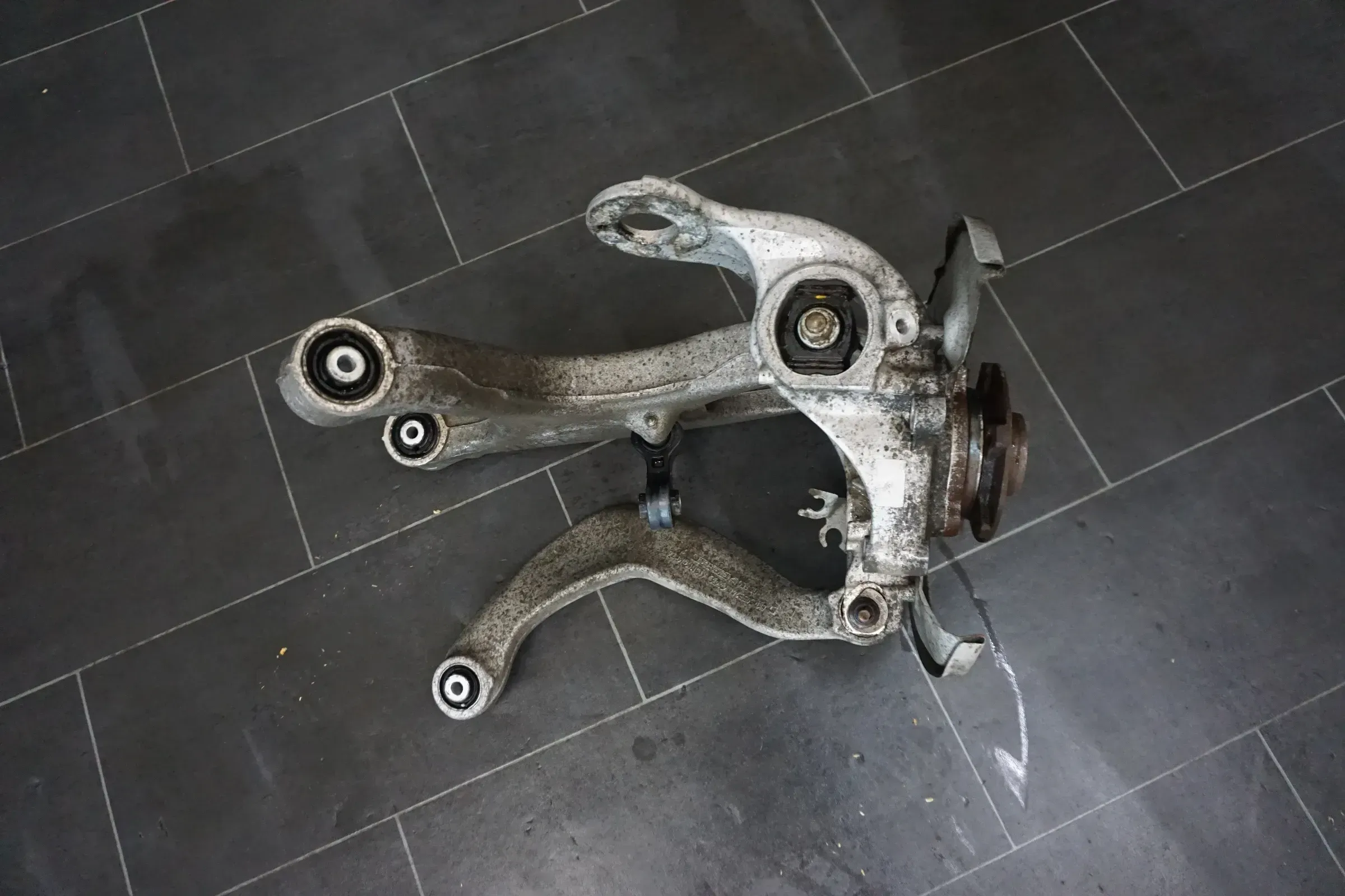 Original Audi A4 8K A5 8T B8 Radlagergehäuse Radnabe Hinten Links 8K0505435AA - Bild 1
