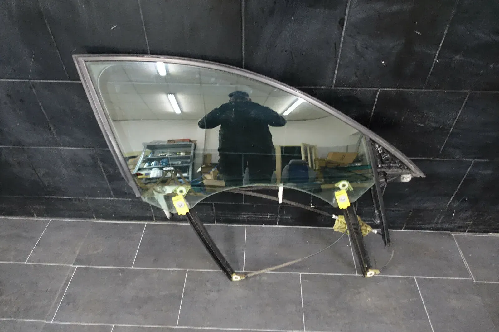 Audi A6 S6 RS6 4F Avant Limo Fensterheber Scheibe Vorne Rechts Tür 4F0837462D - Bild 1
