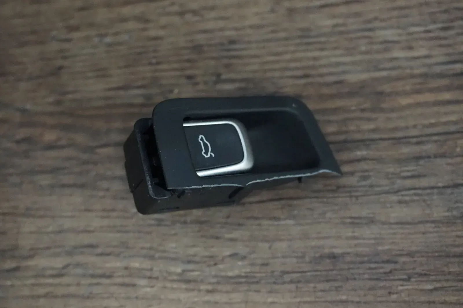 Audi A6 4G Drucktaster für Heckklappenbetätigung pushbutton4G1959829 - Bild 1