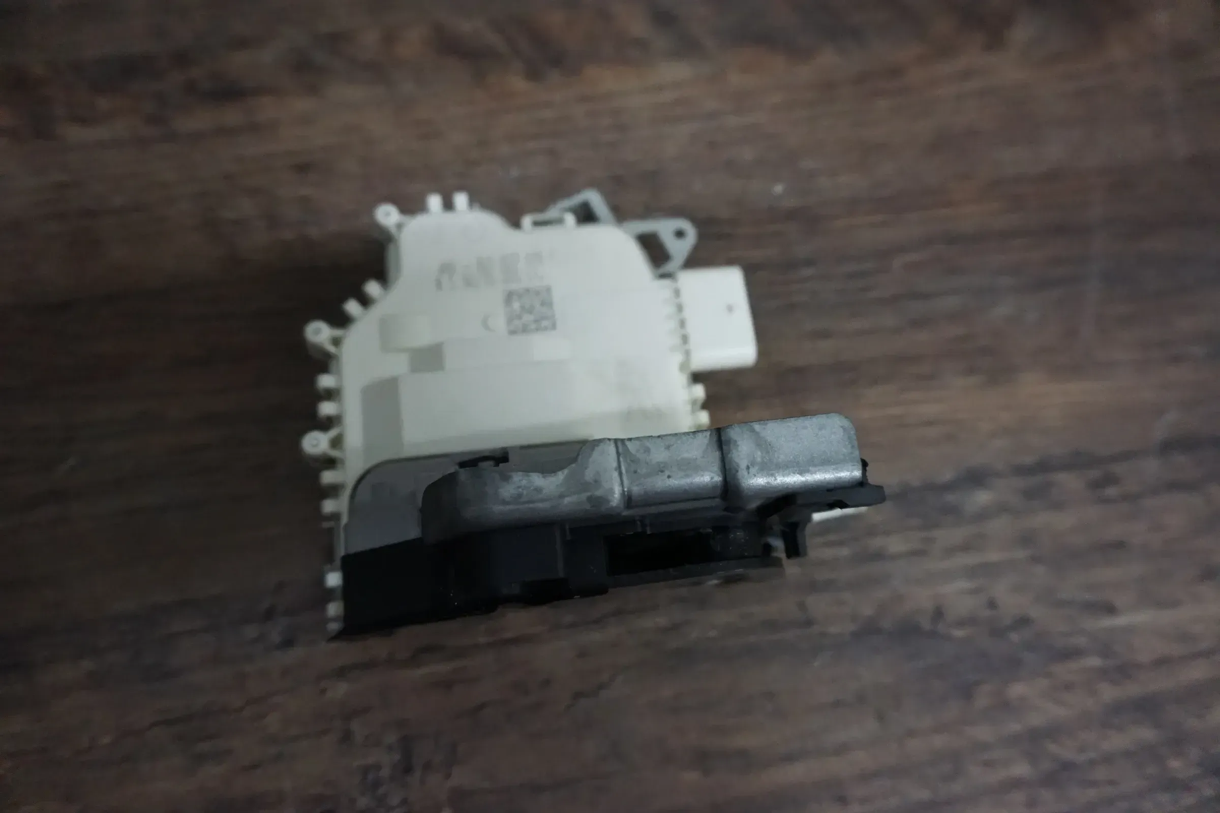 Audi A1 A4 A5 A6 A7 A8 Q3 Q5 Q7 Türschloss vorn rechts 8J1837016F - Bild 1