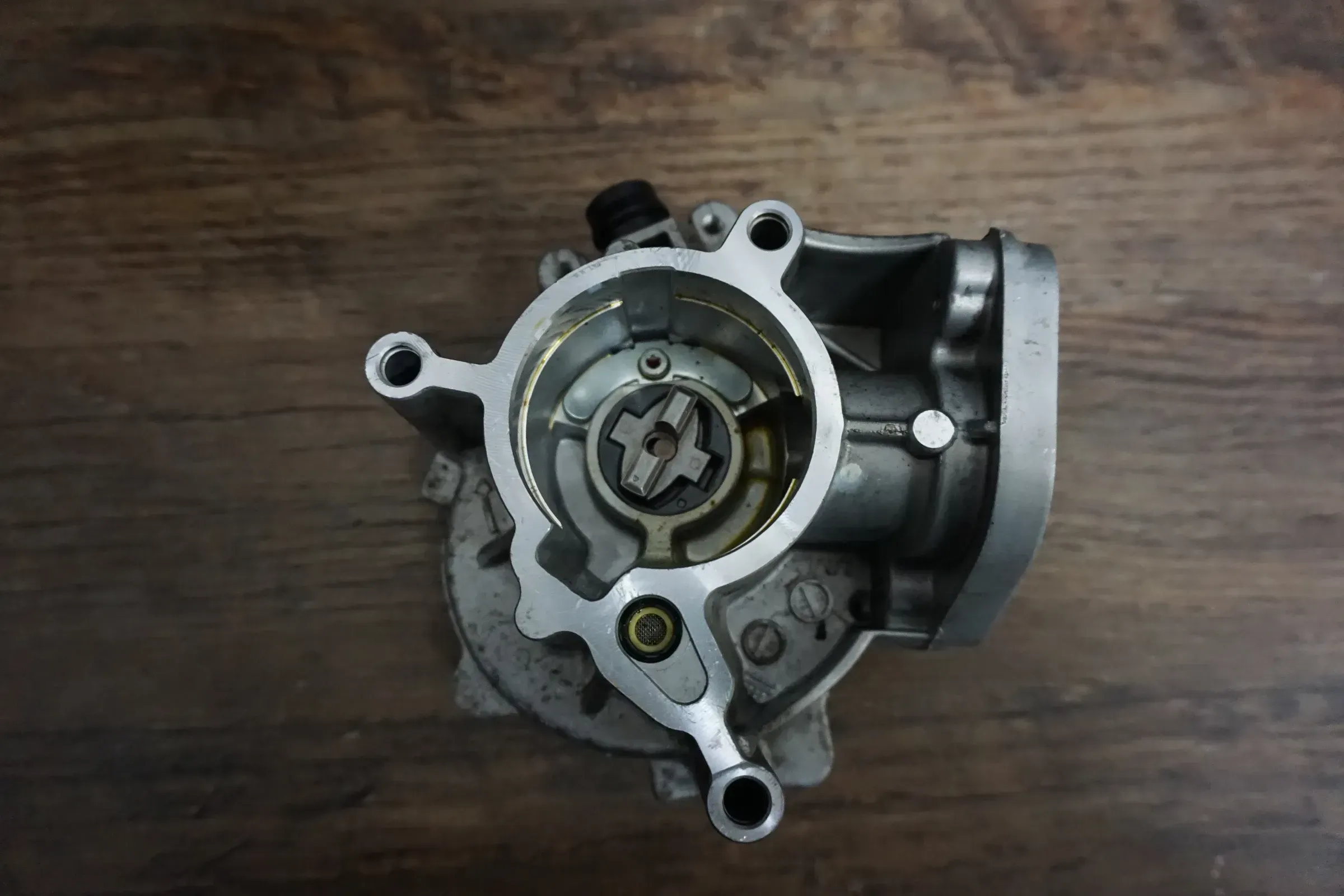 VW AUDI SEAT SKODA TSI TFSI Unterdruckpumpe Vakuumpumpe Pumpe 06K145100B - Bild 1