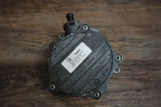 Vakuumpumpe Unt​erdruckpumpe Audi A4 A5 A6 4F A8 S8 4E Q7 3,0 TDI VW 06E145100M - Bild 1