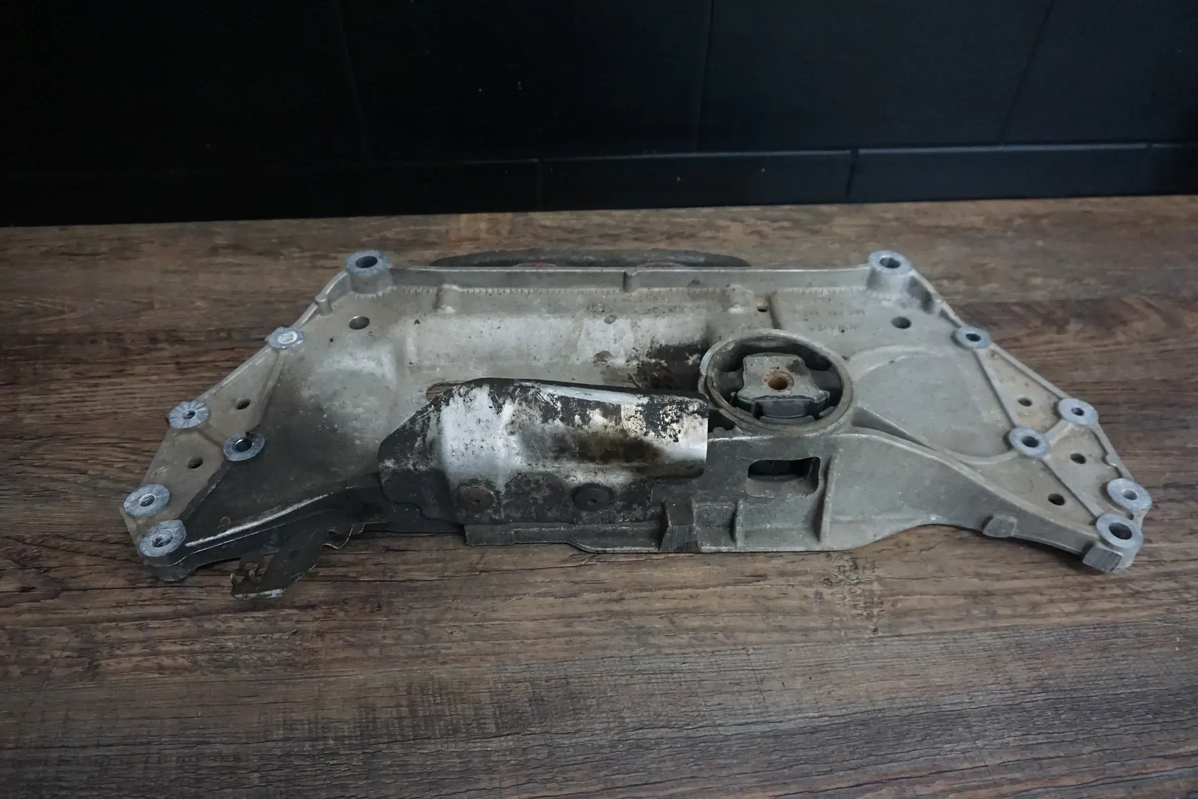 VW Golf 6 Achsträger Motorträger vorne 1K0199296E 1K0199369F - Bild 1