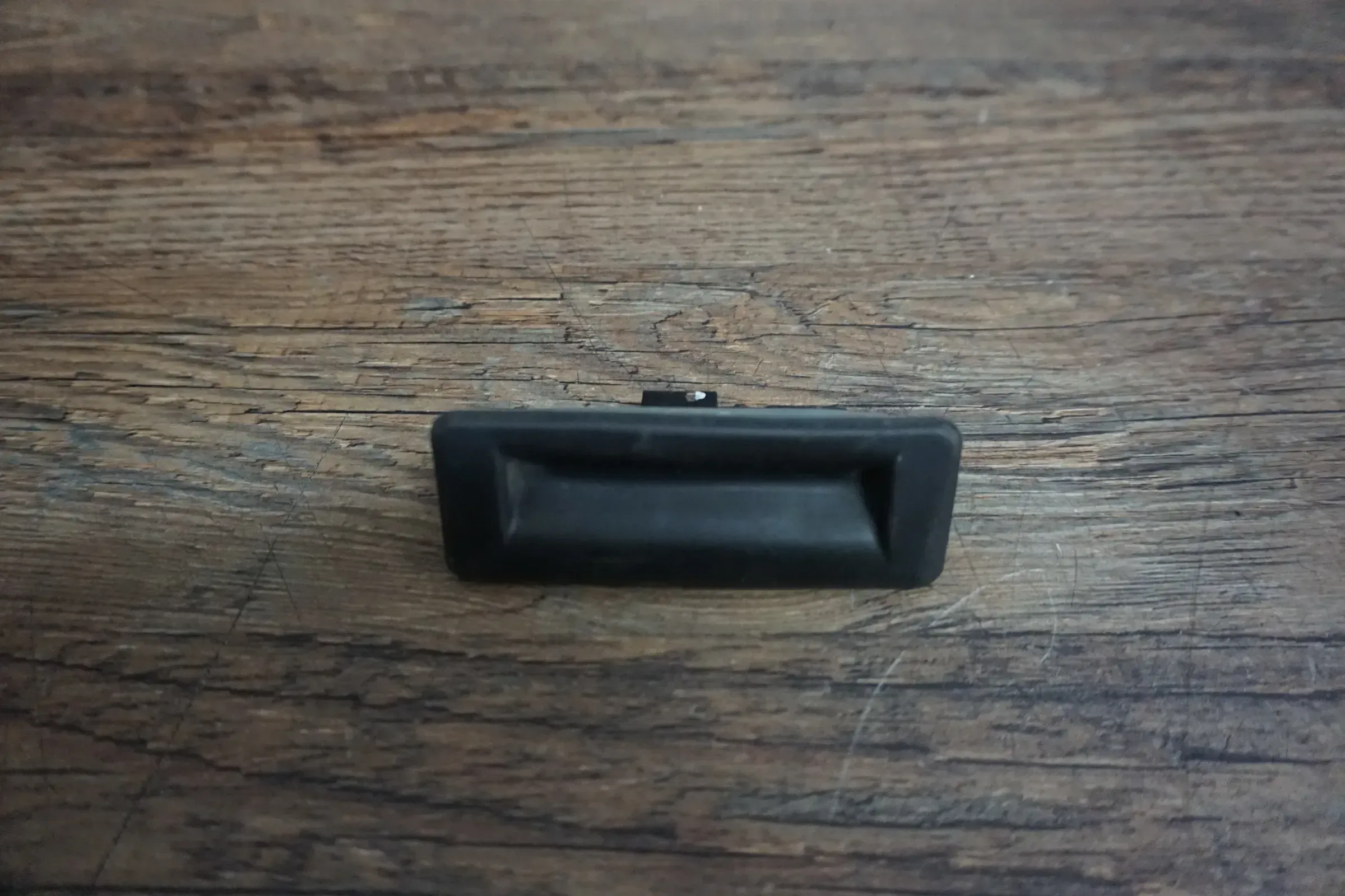 SKODA SUPERB 2009 Heckklappengriff Taster trunk lid handle 5J0827229 - Bild 1