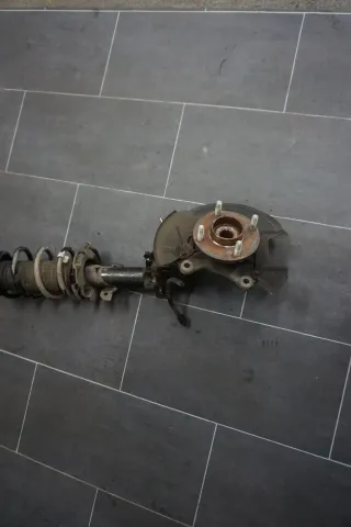 K1BY18K001BC Stoßdämpfer Vorne Links FORD Fiesta VII MK8 St 1.5 B 12V - Bild 2