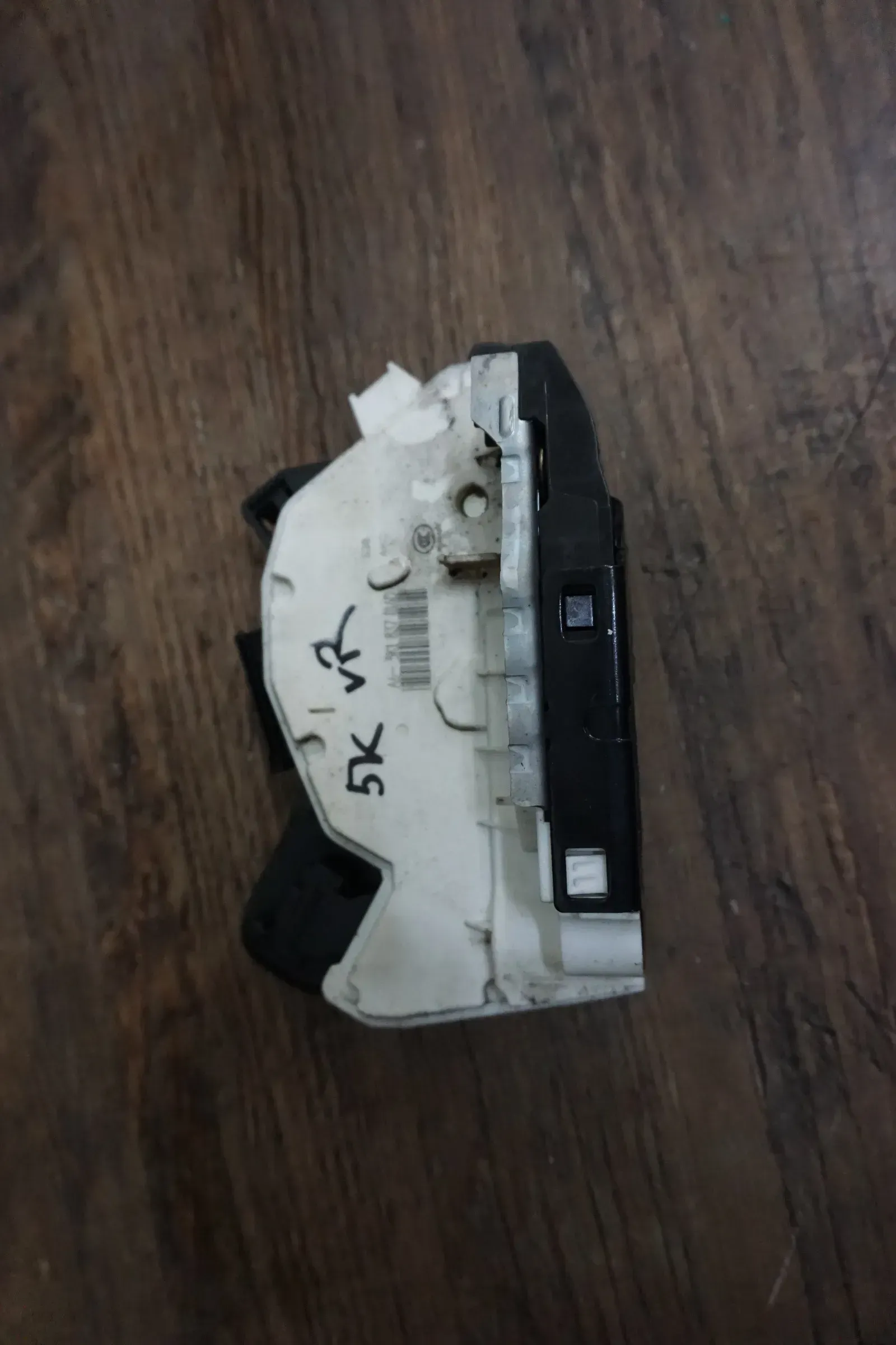 VW Golf 6 Polo 6R Stellmotor Tür Türschloß mit ZV vorne rechts 5K1837016D - Bild 1