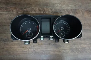 VW Golf VI 6 GTI Tacho Kombiinstrument MFA / FIS 5K6920872 - Bild 1