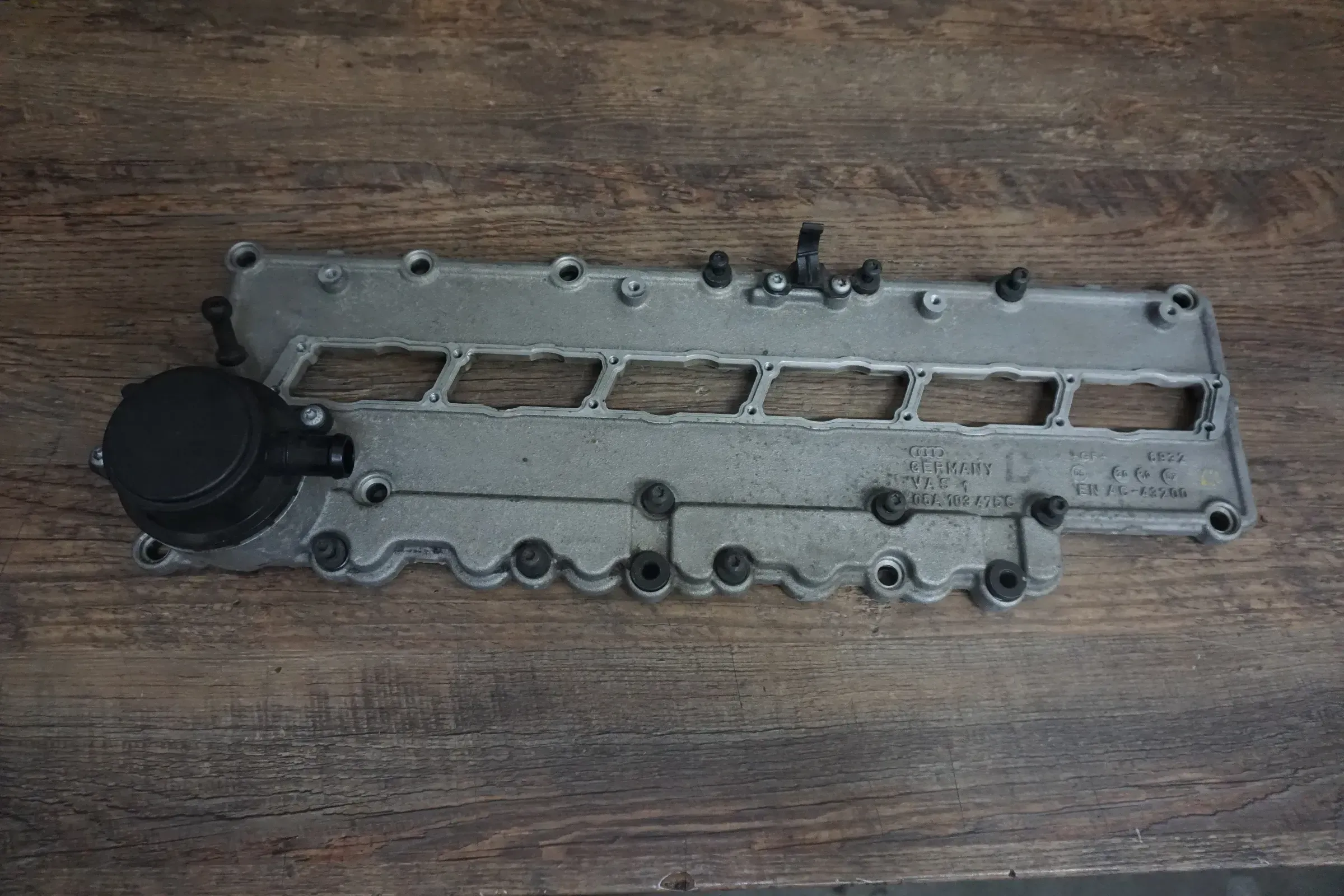 Audi Q7 4L V12 TDI Ventildeckel Links 05A103475C Zylinderkopfhaube 6,0L TDI - Bild 1