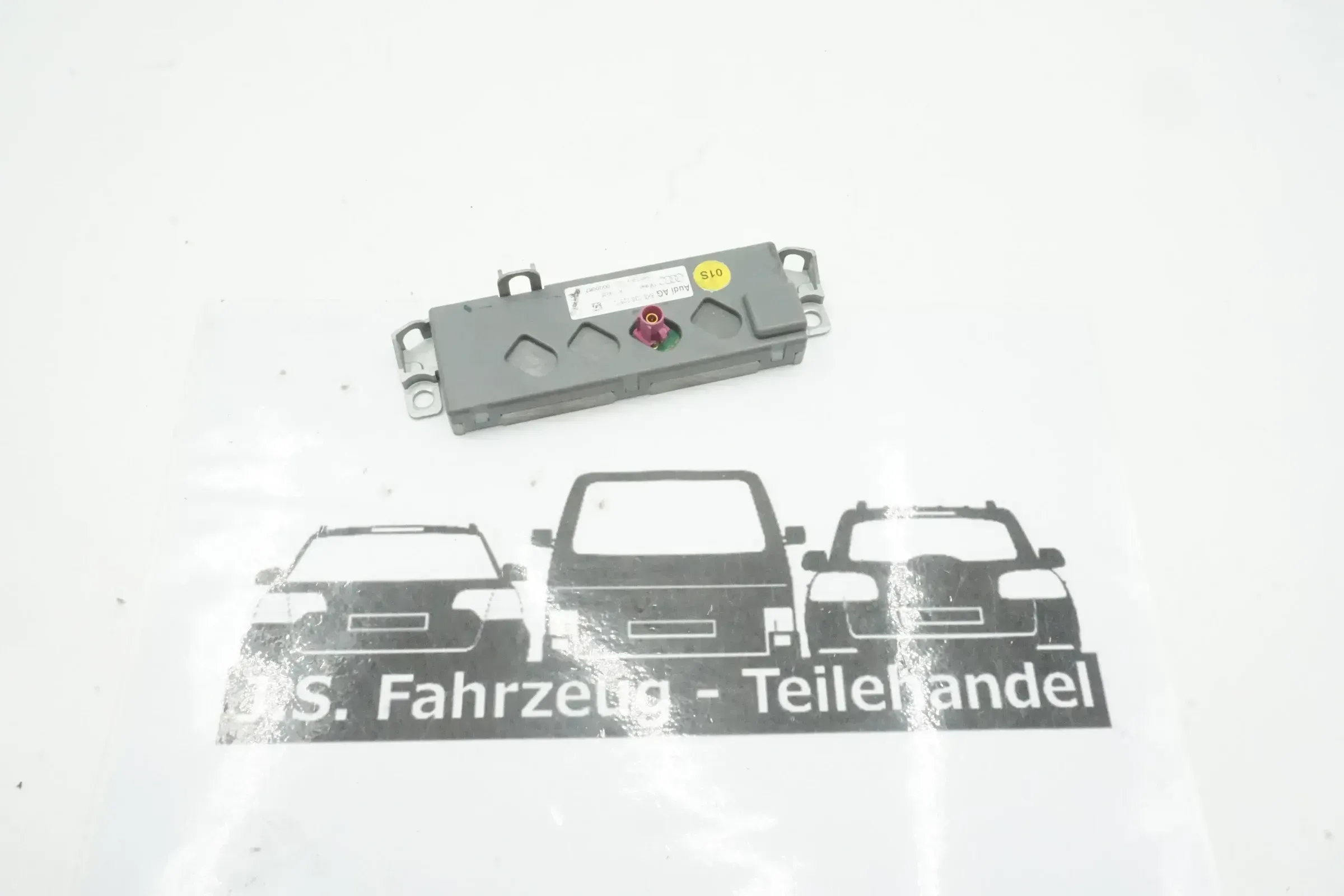 VW Audi Škoda Seat 8K5035225C Antennenverstärker hinten rechts aus Audi B8 Limo - Bild 1