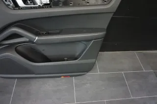 Türverkleidung Vorne rechts Porsche Cayenne Schwarz Leder 9Y 2020 - Bild 4