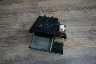 Audi TT 8N Coupe Aschenbecher Ascher Zigaretten Anzünder 8N0857951 schwarz - Bild 3