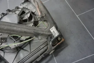 PORSCHE 911 Targa 996 996.2 Kühlerpaket Kühler Lüftermotor Halterung links - Bild 3